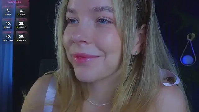 Snapshot of milly_shy chatting on 25, 9, 2025 milly shy online show from 25, 9, 2025