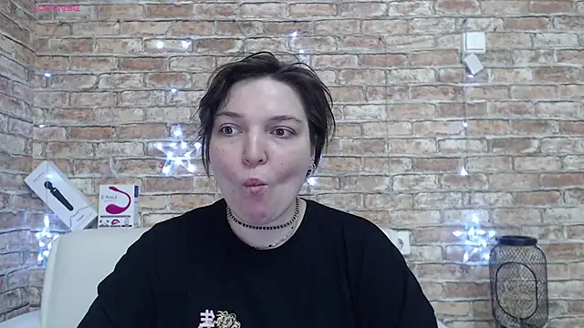 Amelia Kiss  online show from 9, 2, 2026