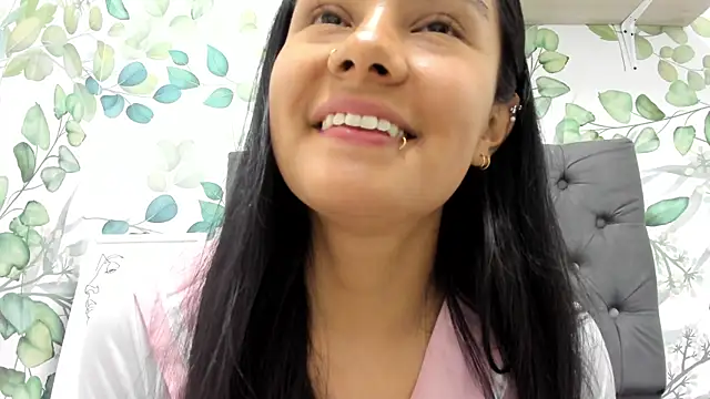 Snapshot of atilanadiaz7 chatting on 15, 12, 2025 atilanadiaz7 online show from 15, 12, 2025