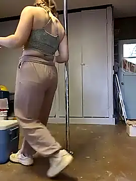 curvycakecutie online show from 9, 3, 2026