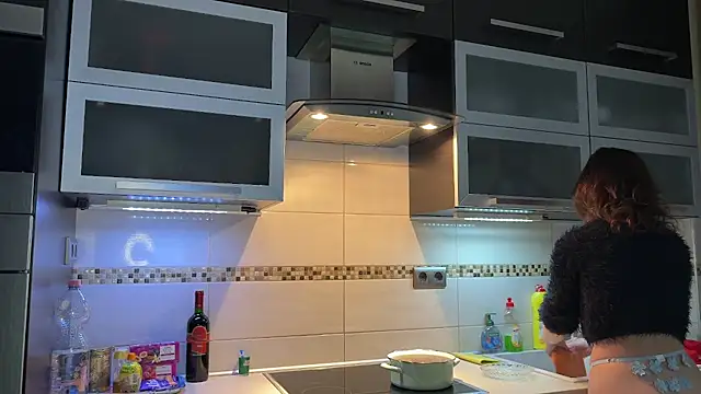 Snapshot of Missy_baby chatting on 14, 12, 2025 Missy baby online show from 14, 12, 2025