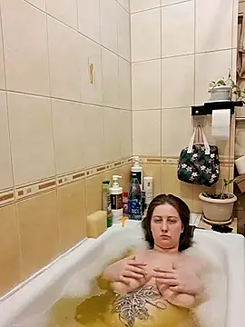 Sakura Green online show from 9, 1, 2025