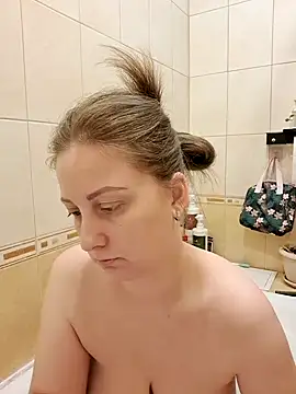 Sakura Green online show from 19, 1, 2025