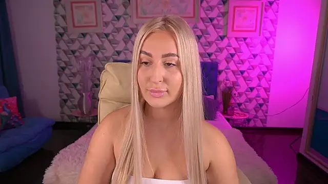 LiaBrazzerr online show from 15, 4, 2026