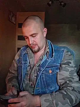 Foxyshaved online show from 9, 9, 2025