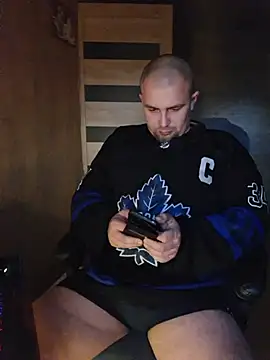 Foxyshaved online show from 9, 10, 2025