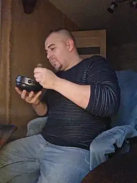 Foxyshaved online show from 16, 12, 2025