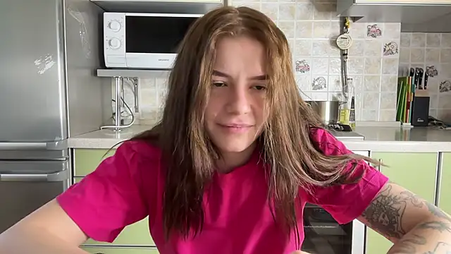 Snapshot of mia___mi chatting on 21, 2, 2025 mia mi online show from 21, 2, 2025