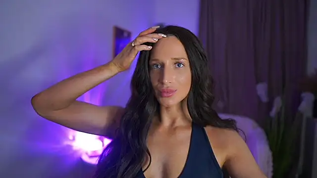 Nicolette  Shea  online show from 6, 7, 2026