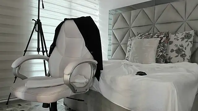 nina pons online show from 31, 10, 2025