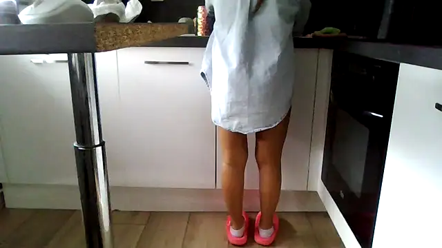 petite-Alondra online show from 4, 2, 2026