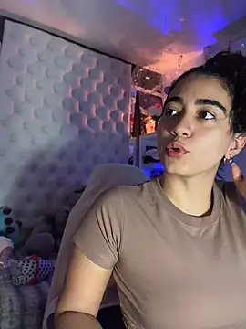 Snapshot of ZarahEvans chatting on 8, 5, 2026 ZarahEvans online show from 8, 5, 2026
