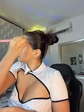 Snapshot of ZarahEvans chatting on 14, 5, 2026 ZarahEvans online show from 14, 5, 2026