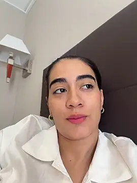 Snapshot of ZarahEvans chatting on 7, 6, 2026 ZarahEvans online show from 7, 6, 2026