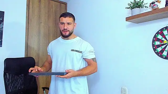 Snapshot of AndrewDiaz chatting on 3, 10, 2025 AndrewDiaz online show from 3, 10, 2025