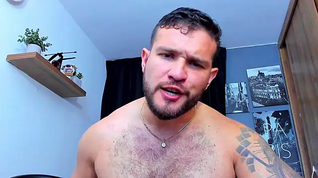 Snapshot of AndrewDiaz chatting on 15, 12, 2025 AndrewDiaz online show from 15, 12, 2025