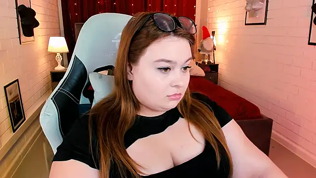 Snapshot of KimberlyMaran chatting on 10, 1, 2025 KimberlyMaran online show from 10, 1, 2025