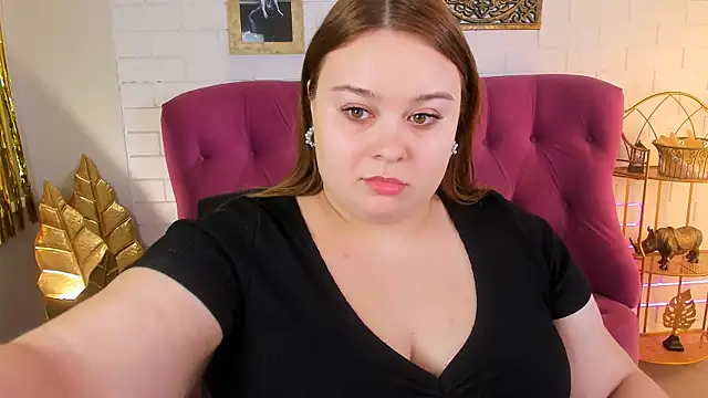 Snapshot of KimberlyMaran chatting on 12, 1, 2025 KimberlyMaran online show from 12, 1, 2025