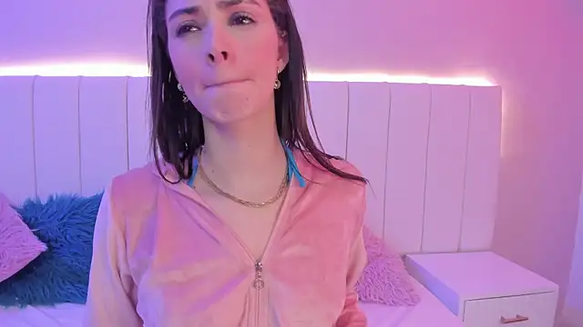 CAMILLEN PETTID online show from 14, 9, 2025