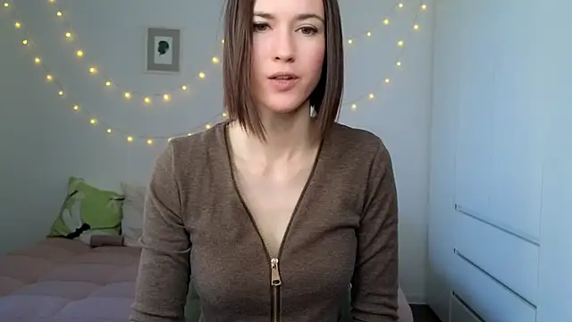 Snapshot of AliciaNewell chatting on 11, 7, 2026 AliciaNewell online show from 11, 7, 2026