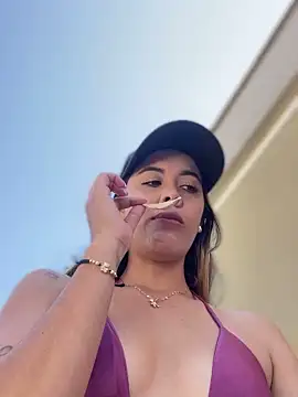 Emilia Bakerr online show from 18, 1, 2025