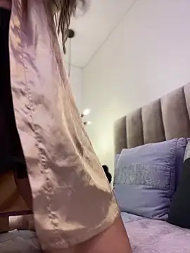 Emilia Bakerr online show from 11, 2, 2025