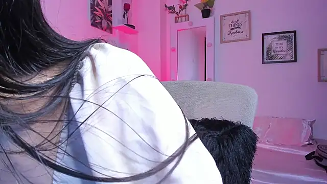 Snapshot of _Caroliinee_ chatting on 29, 1, 2025 Caroliinee online show from 29, 1, 2025