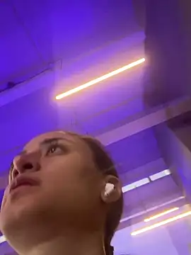 Snapshot of _Caroliinee_ chatting on 31, 1, 2025 Caroliinee online show from 31, 1, 2025