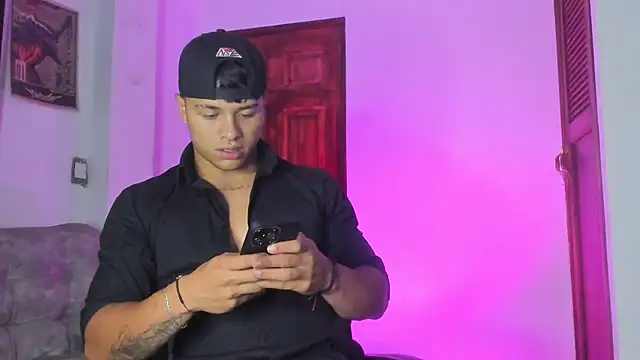 Snapshot of Dominic_Biker__ chatting on 18, 4, 2026 Dominic Biker online show from 18, 4, 2026