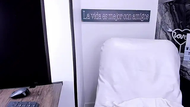 miss danika online show from 14, 2, 2025