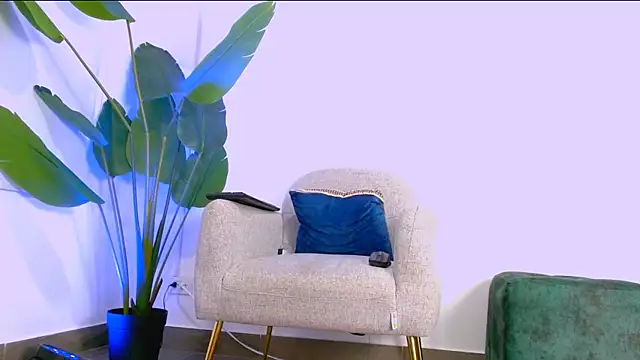 Snapshot of Sara_ow chatting on 7, 5, 2026 Sara ow online show from 7, 5, 2026