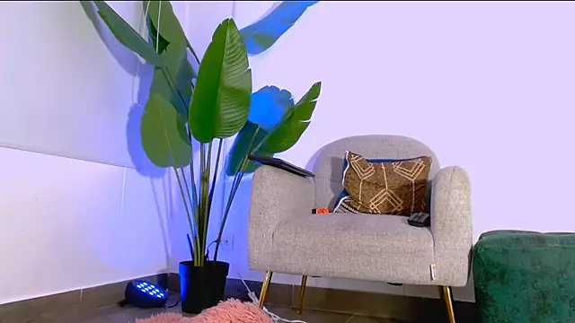 Snapshot of Sara_ow chatting on 2, 6, 2026 Sara ow online show from 2, 6, 2026