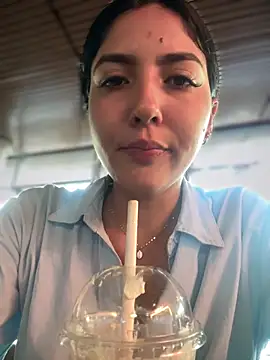 Snapshot of MarianaBenz chatting on 27, 2, 2025 MarianaBenz online show from 27, 2, 2025