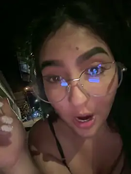 Snapshot of MarianaBenz chatting on 5, 3, 2025 MarianaBenz online show from 5, 3, 2025