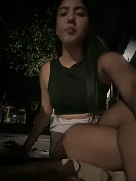 Snapshot of MarianaBenz chatting on 6, 3, 2025 MarianaBenz online show from 6, 3, 2025