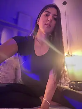 Snapshot of MarianaBenz chatting on 15, 3, 2025 MarianaBenz online show from 15, 3, 2025