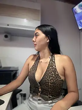 Snapshot of MarianaBenz chatting on 23, 9, 2025 MarianaBenz online show from 23, 9, 2025