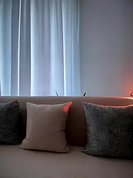 Snapshot of MarianaBenz chatting on 7, 10, 2025 MarianaBenz online show from 7, 10, 2025