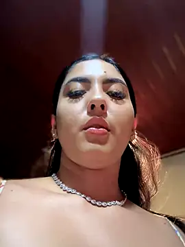 Snapshot of MarianaBenz chatting on 20, 10, 2025 MarianaBenz online show from 20, 10, 2025