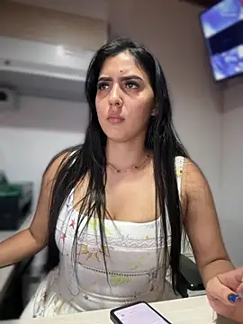 Snapshot of MarianaBenz chatting on 9, 11, 2025 MarianaBenz online show from 9, 11, 2025