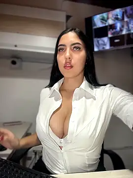 Snapshot of MarianaBenz chatting on 24, 5, 2026 MarianaBenz online show from 24, 5, 2026
