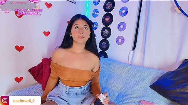 Snapshot of mari_mar69 chatting on 1, 4, 2026 mari mar69 online show from 1, 4, 2026