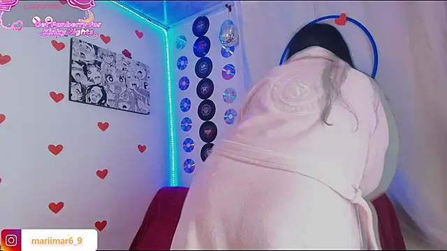 Snapshot of mari_mar69 chatting on 5, 4, 2026 mari mar69 online show from 5, 4, 2026