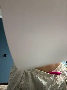 QuitieLia online show from 4, 2, 2026