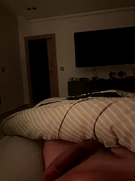 cagoulegrosse online show from 6, 1, 2026