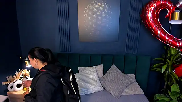 taylor bennet online show from 18, 2, 2025