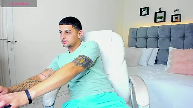 Alex cute77 online show from 28, 2, 2025