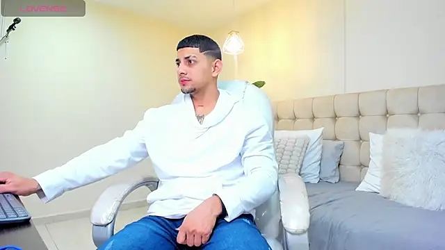 Alex cute77 online show from 7, 3, 2025