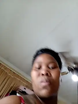 Snapshot of Real1SweetQueen chatting on 3, 3, 2025 Real1SweetQueen online show from 3, 3, 2025