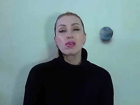 Jillian Pattie online show from 5, 3, 2025